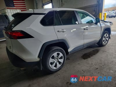 Trzecie zdjęcie samochodu z tyłu: 2025 TOYOTA RAV4 LE VIN:2T3F1RFV4SW522904 - miniatura