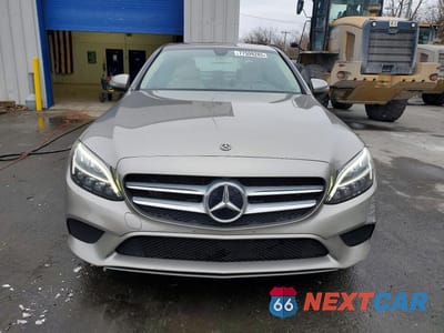 Piąte zdjęcie samochodu w środku: 2019 MERCEDES-BENZ C 300 4MATIC VIN:55SWF8EB7KU299748 - miniatura
