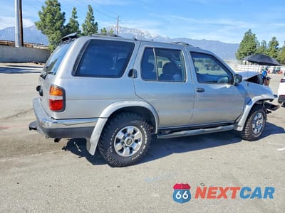 Trzecie zdjęcie samochodu z tyłu: 1999 NISSAN PATHFINDER XE VIN:JN8AR05S2XW297448 - miniatura
