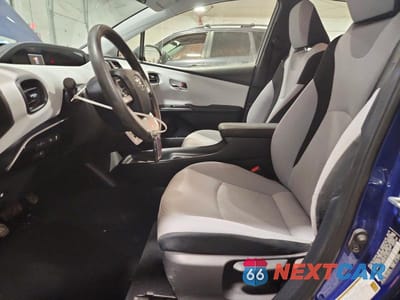 Zdjęcie 7 z 11 samochodu: 2018 TOYOTA PRIUS VIN:JTDKBRFU9J3603157 - miniatura