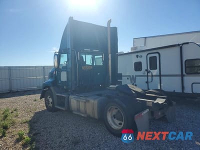 Trzecie zdjęcie samochodu z tyłu: 2017 MACK CXU613 SEMI TRUCK VIN:1M1AW01X4HM009853 - miniatura