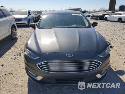 Piąte zdjęcie samochodu w środku: 2017 FORD FUSION S VIN:3FA6P0G78HR226510 - miniatura