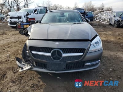 Piąte zdjęcie samochodu w środku: 2015 MERCEDES-BENZ SLK 250 VIN:WDDPK4HA1FF099811 - miniatura