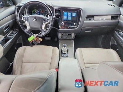 Zdjęcie 8 z 12 samochodu: 2022 MITSUBISHI OUTLANDER PHEV SEL VIN:JA4J2VA7XNZ030773 - miniatura