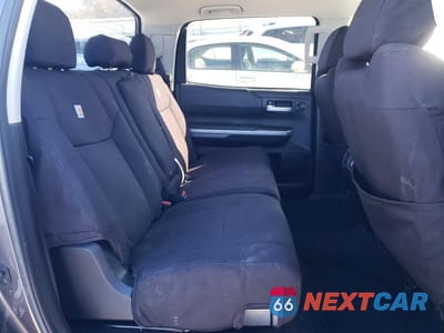Zdjęcie 10 z 11 samochodu: 2018 TOYOTA TUNDRA CREWMAX SR5 VIN:5TFDW5F15JX706600 - miniatura