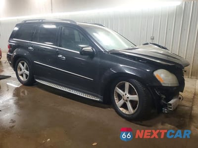 Czwarte zdjęcie samochodu z boku: 2009 MERCEDES-BENZ GL 450 4MATIC VIN:4JGBF71E49A514690 - miniatura