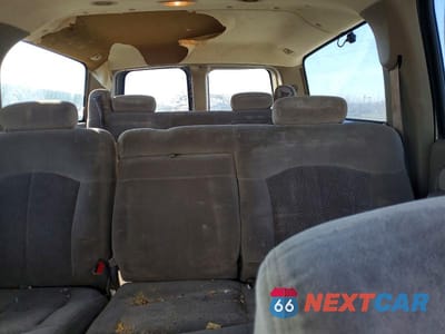 Zdjęcie 10 z 13 samochodu: 2001 CHEVROLET SUBURBAN C1500 VIN:3GNEC16T91G174318 - miniatura