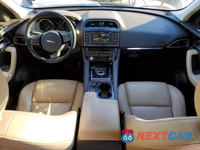Zdjęcie 8 z 13 samochodu: 2017 JAGUAR F-PACE PRESTIGE VIN:SADCK2BV0HA071172 - miniatura