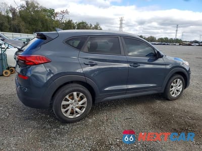 Trzecie zdjęcie samochodu z tyłu: 2021 HYUNDAI TUCSON VIN:KM8J33A48MU381900 - miniatura