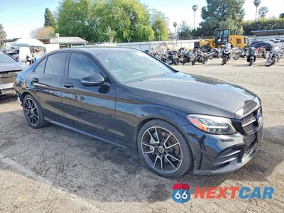 Czwarte zdjęcie samochodu z boku: 2019 MERCEDES-BENZ C 300 VIN:55SWF8DB0KU305830 - miniatura