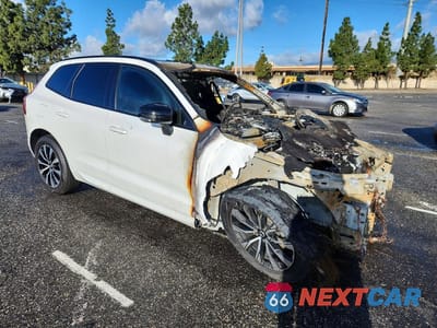 Czwarte zdjęcie samochodu z boku: 2025 VOLVO XC60 CORE VIN:YV4M12RJ1S1044878 - miniatura