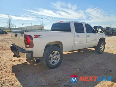 Trzecie zdjęcie samochodu z tyłu: 2013 GMC SIERRA K2500 SLE VIN:1GT120C88DF163000 - miniatura