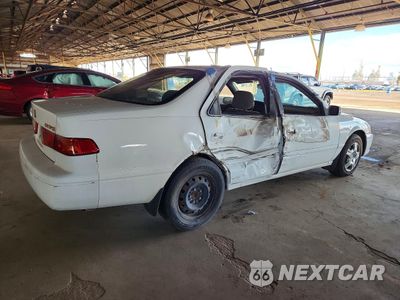 Trzecie zdjęcie samochodu z tyłu: 2001 TOYOTA CAMRY VIN:JT2BG22K010551019 - miniatura