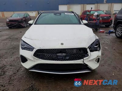 Piąte zdjęcie samochodu w środku: 2025 MERCEDES-BENZ CLA 250 4MATIC VIN:W1K5J4HB2SN540803 - miniatura