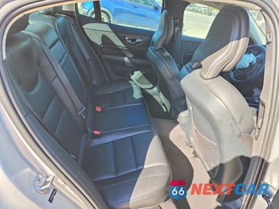 Zdjęcie 10 z 12 samochodu: 2022 VOLVO S60 B5 MOMENTUM VIN:7JRL12FZ7NG161621 - miniatura