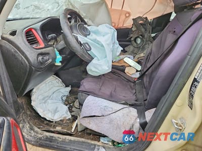 Zdjęcie 7 z 11 samochodu: 2016 JEEP RENEGADE TRAILHAWK VIN:ZACCJBCTXGPD41888 - miniatura