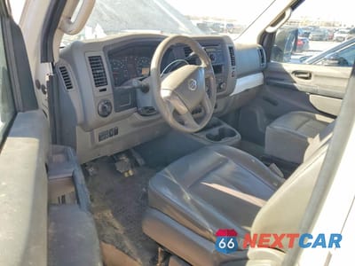 Zdjęcie 8 z 13 samochodu: 2012 NISSAN NV 2500 UTILITY / SERVICE VAN VIN:1N6AF0KY3CN111975 - miniatura
