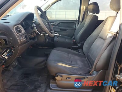 Zdjęcie 7 z 13 samochodu: 2013 CHEVROLET TAHOE POLICE VIN:1GNLC2E00DR307847 - miniatura