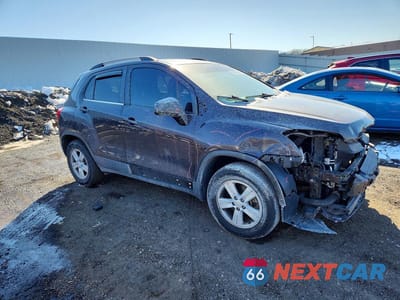 Czwarte zdjęcie samochodu z boku: 2016 CHEVROLET TRAX 1LT VIN:KL7CJPSB4GB570418 - miniatura