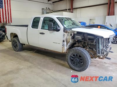 Czwarte zdjęcie samochodu z boku: 2011 GMC SIERRA C2500 HEAVY DUTY VIN:1GT21ZCG7BZ104955 - miniatura