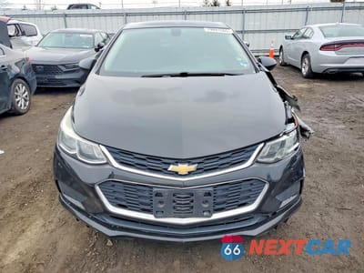 Piąte zdjęcie samochodu w środku: 2018 CHEVROLET CRUZE LS VIN:1G1BC5SM5J7182213 - miniatura