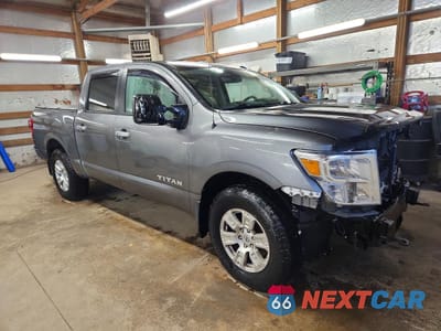 Czwarte zdjęcie samochodu z boku: 2019 NISSAN TITAN SV VIN:1N6AA1E59KN504318 - miniatura