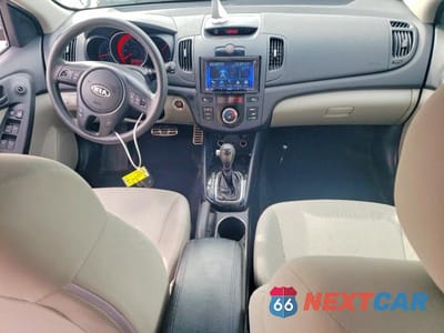 Zdjęcie 8 z 12 samochodu: 2011 KIA FORTE EX VIN:KNAFU5A23B5410824 - miniatura