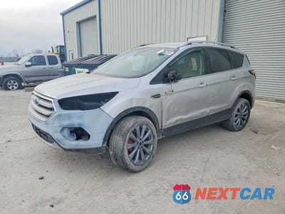 2017 FORD ESCAPE TITANIUM 1FMCU0JDXHUE57577 - główne zdjęcie licytacji z USA - miniatura