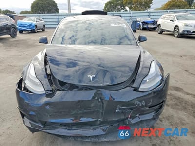 Piąte zdjęcie samochodu w środku: 2023 TESLA MODEL 3 VIN:5YJ3E1EA3PF396197 - miniatura