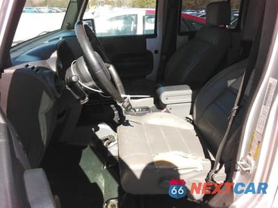 Zdjęcie 7 z 12 samochodu: 2007 JEEP WRANGLER VIN:1J4GB59157L205771 - miniatura