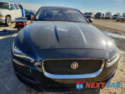 Piąte zdjęcie samochodu w środku: 2019 JAGUAR XE VIN:SAJAR4FX1KCP49852 - miniatura