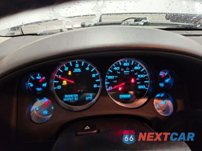 Zdjęcie 9 z 14 samochodu: 2013 CHEVROLET SUBURBAN K1500 LT VIN:1GNSKJE73DR123878 - miniatura