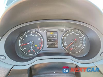 Zdjęcie 9 z 14 samochodu: 2015 AUDI Q3 PREMIUM PLUS VIN:WA1EFCFS0FR001324 - miniatura