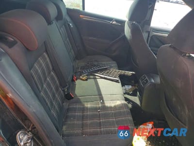 Zdjęcie 11 z 14 samochodu: 2010 VOLKSWAGEN GTI VIN:WVWGV7AJ8AW345842 - miniatura