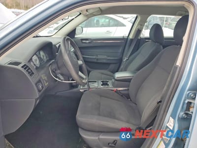 Zdjęcie 7 z 12 samochodu: 2009 CHRYSLER 300 VIN:2C3KA43D89H547557 - miniatura