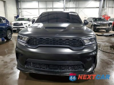 Piąte zdjęcie samochodu w środku: 2023 DODGE DURANGO SRT HELLCAT VIN:1C4SDJH95PC677740 - miniatura