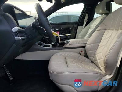 Zdjęcie 7 z 12 samochodu: 2024 BMW 760 XI VIN:WBA33EJ04RCS19052 - miniatura