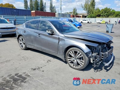 Czwarte zdjęcie samochodu z boku: 2018 INFINITI Q50 LUXE VIN:JN1EV7AP3JM354071 - miniatura