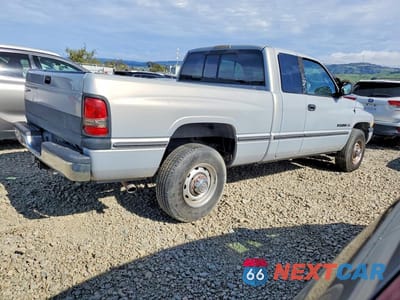 Trzecie zdjęcie samochodu z tyłu: 2000 DODGE RAM 2500 VIN:3B7KC23Z7YG147669 - miniatura
