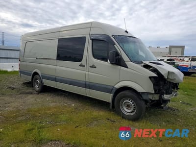 Czwarte zdjęcie samochodu z boku: 2017 MERCEDES-BENZ SPRINTER 2500 VIN:WD3PE8CD2HP525054 - miniatura