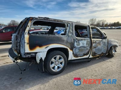 Trzecie zdjęcie samochodu z tyłu: 2010 GMC YUKON XL C1500 SLT VIN:1GKUCKE05AR216991 - miniatura