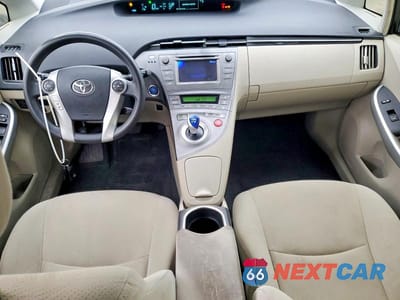 Zdjęcie 8 z 12 samochodu: 2015 TOYOTA PRIUS VIN:JTDKN3DUXF0484616 - miniatura