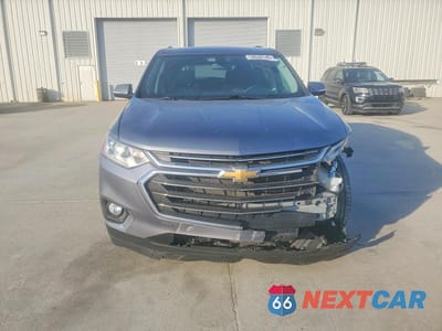 Piąte zdjęcie samochodu w środku: 2020 CHEVROLET TRAVERSE LT VIN:1GNERGKW8LJ222703 - miniatura