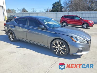 Czwarte zdjęcie samochodu z boku: 2019 NISSAN ALTIMA SR VIN:1N4BL4CV9KC227273 - miniatura