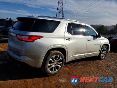 Trzecie zdjęcie samochodu z tyłu: 2018 CHEVROLET TRAVERSE PREMIER VIN:1GNERKKW4JJ267475 - miniatura