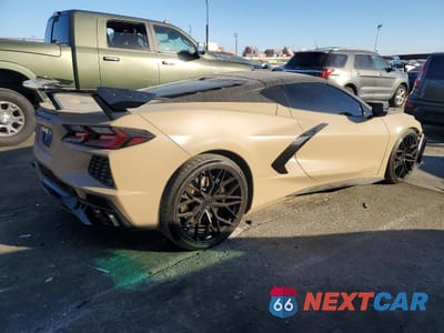 Trzecie zdjęcie samochodu z tyłu: 2021 CHEVROLET CORVETTE STINGRAY 3LT VIN:1G1YC2D4XM5123986 - miniatura