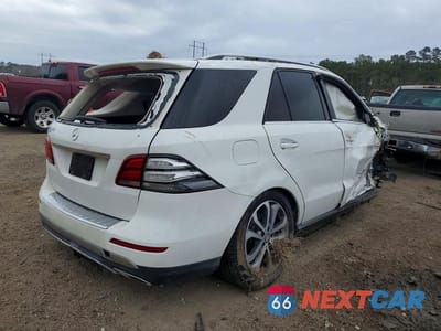 Trzecie zdjęcie samochodu z tyłu: 2016 MERCEDES-BENZ GLE 350 VIN:4JGDA5JB3GA637542 - miniatura