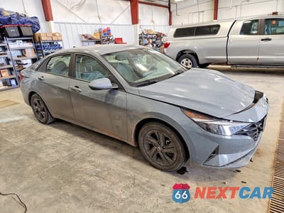 Czwarte zdjęcie samochodu z boku: 2023 HYUNDAI ELANTRA SEL VIN:KMHLM4AG8PU431527 - miniatura