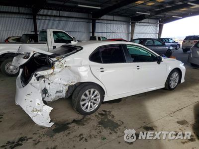 Trzecie zdjęcie samochodu z tyłu: 2020 TOYOTA CAMRY LE VIN:4T1L11AK1LU868081 - miniatura