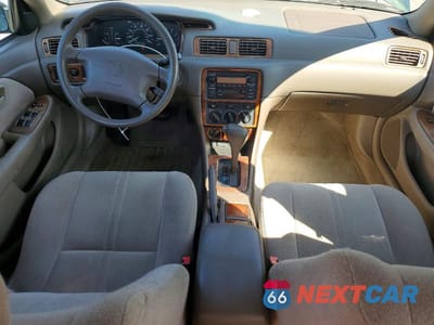 Zdjęcie 8 z 13 samochodu: 2001 TOYOTA CAMRY LE VIN:4T1BG22K51U817937 - miniatura